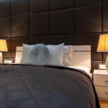 Luxurious & Spacious Downtown Residence In Liszt Ferenc Square Budapest Exterior foto