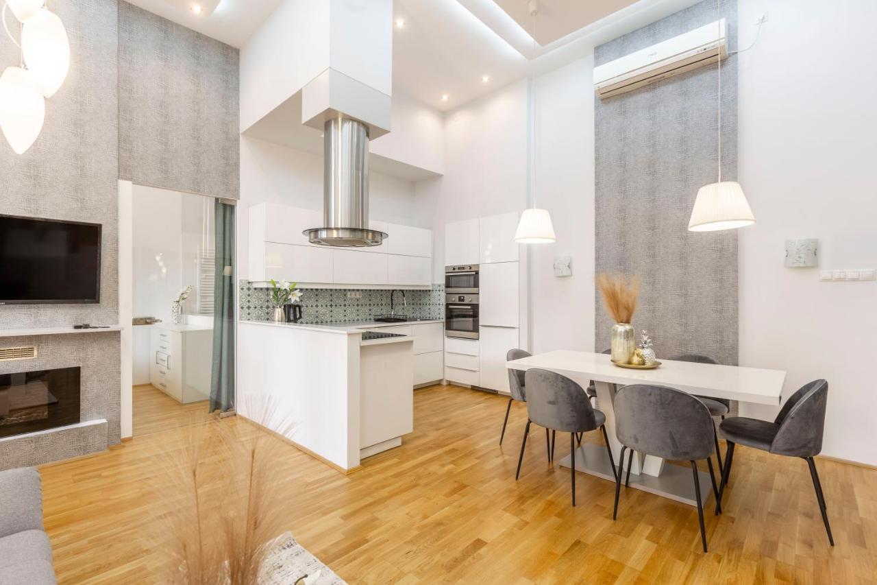 Luxurious & Spacious Downtown Residence In Liszt Ferenc Square Budapest Exterior foto