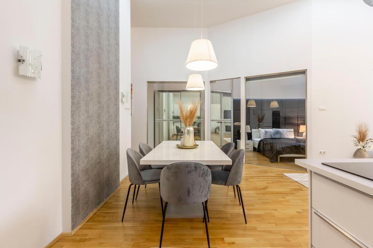 Luxurious & Spacious Downtown Residence In Liszt Ferenc Square Budapest Exterior foto
