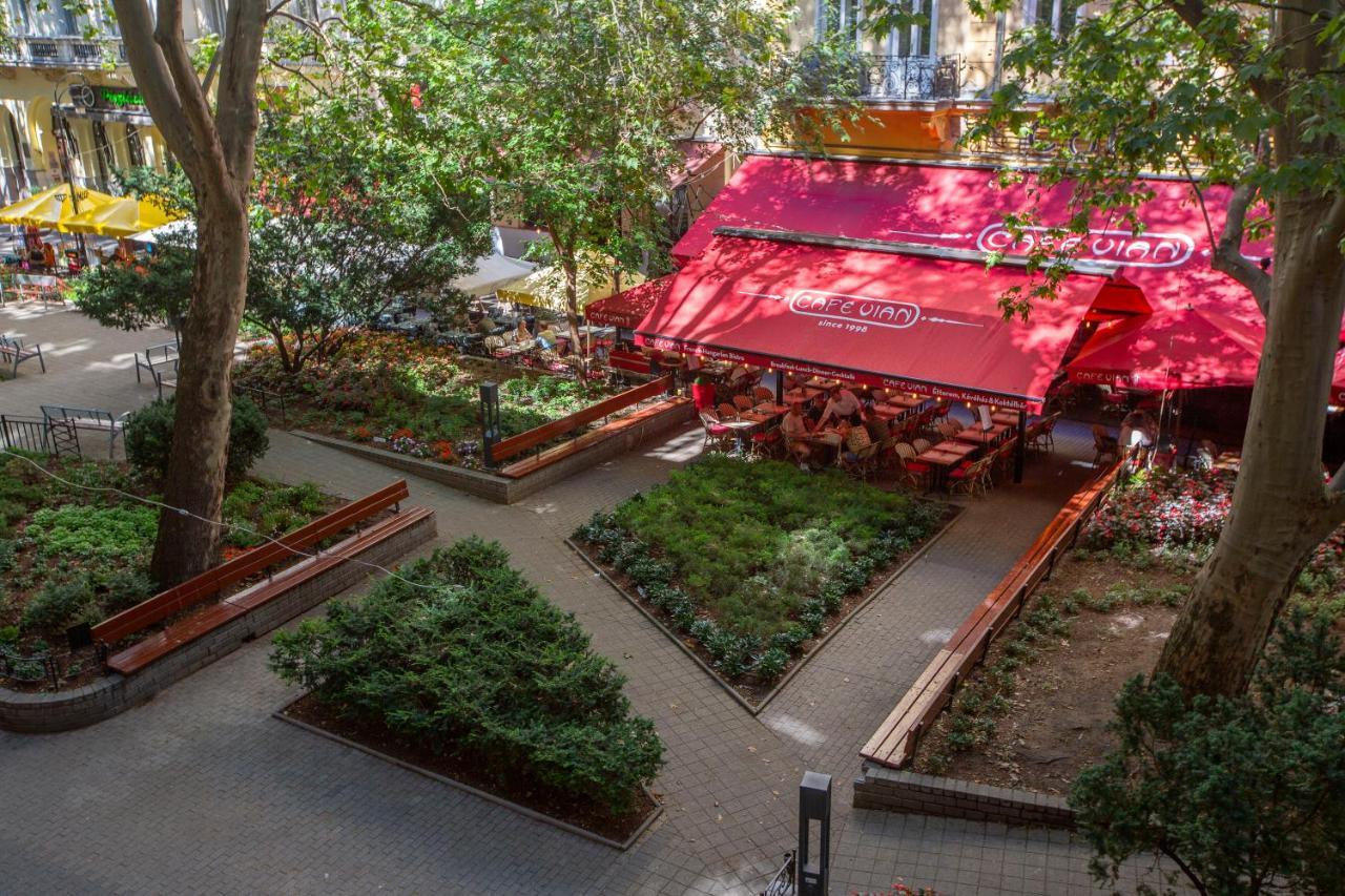Luxurious & Spacious Downtown Residence In Liszt Ferenc Square Budapest Exterior foto